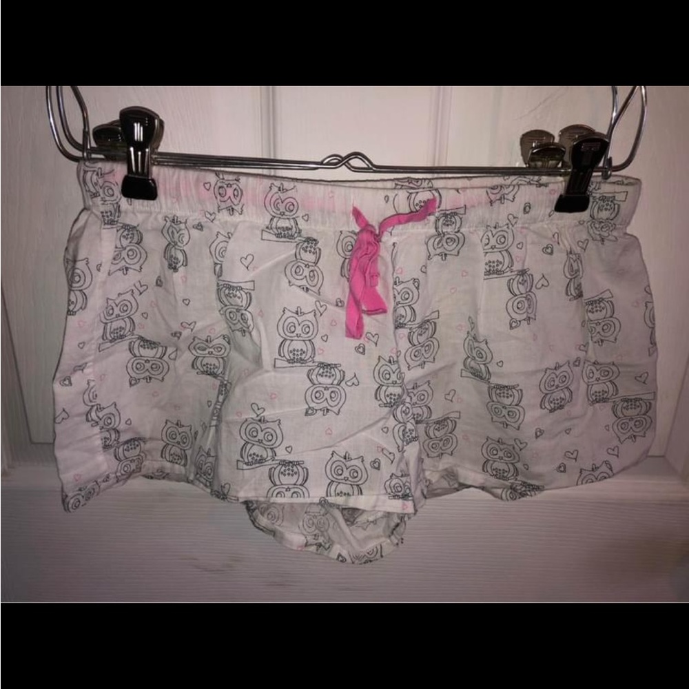 Women’s Forever 21 owl shorts SIZE MEDIUM